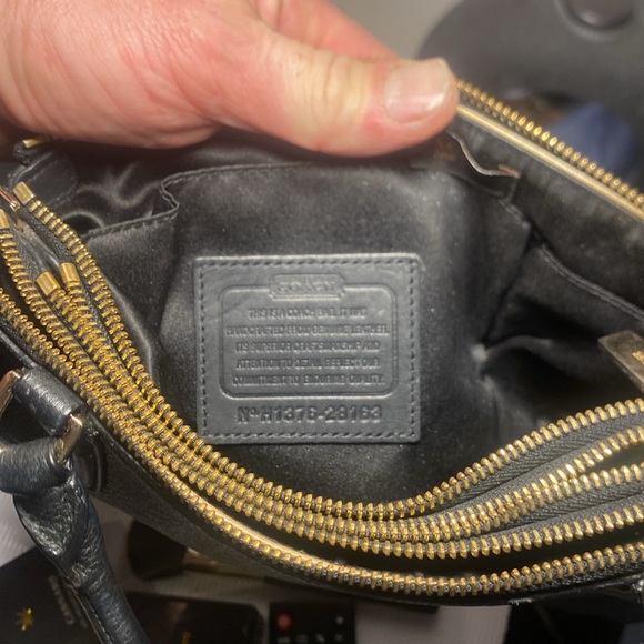 Coach bags and wallet. . - Picture 2 of 8